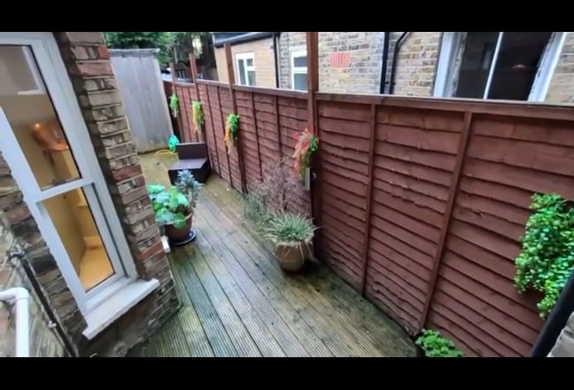 Next to Chiswick Business Park. Thorney Hedge .... Main Photo