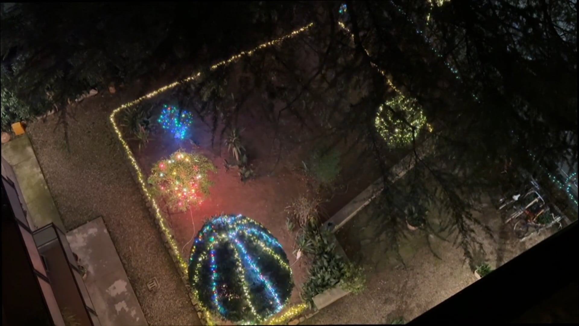 L’allestimento di Natale è condominiale