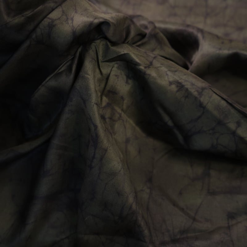 Vidéo: Twill 100% viscose – Tie and dye vert et vert