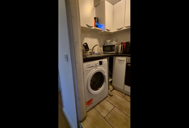 Zone 1 Bargain! Heart of Marylebone (Kitchenette) Main Photo