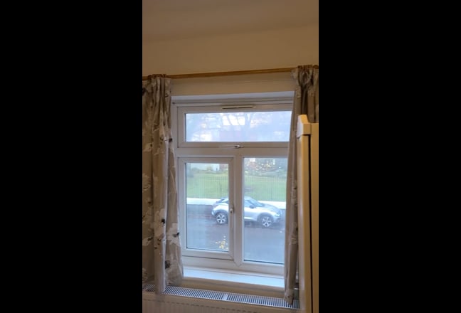 Box Room for a non-smoking professional Main Photo