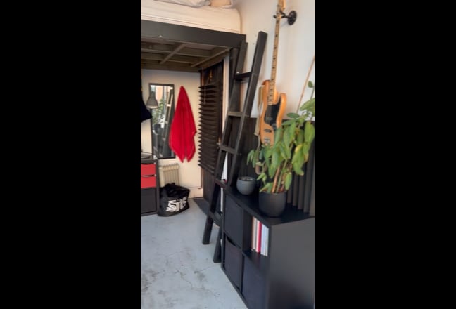 Sublet in Horizon View Warehouse Room 06/12-01/02 Main Photo