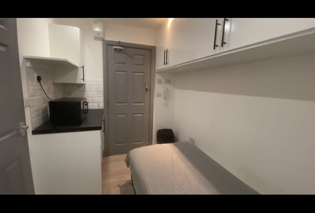 Single Room Ensuite £750/mo. All Bills Included Main Photo