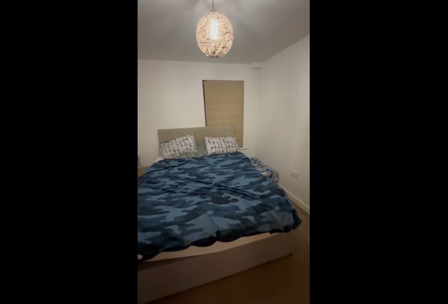 Leeds Ensuite double bed room  Main Photo