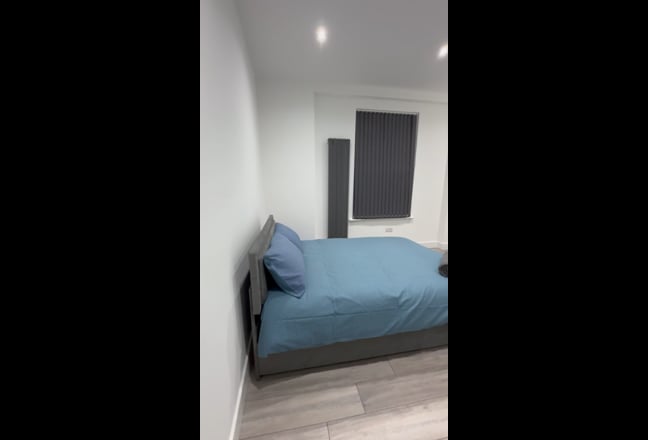 Modern studios in L9, bills included Main Photo