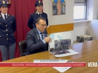 Ascoli Piceno - Presentato il calendario 2026 della polizia tra arte e solidarietà