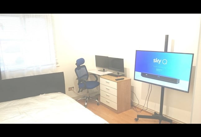 £700 month inc bills Double-room Seven Sisters N15 Main Photo