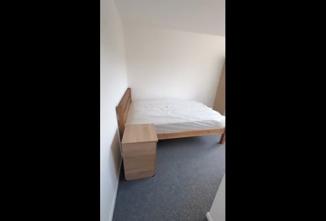 Furnished first-floor double room available Main Photo