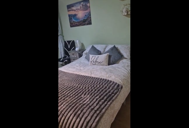 Cosy & Vibrant Double Room In the Heart of Romford Main Photo