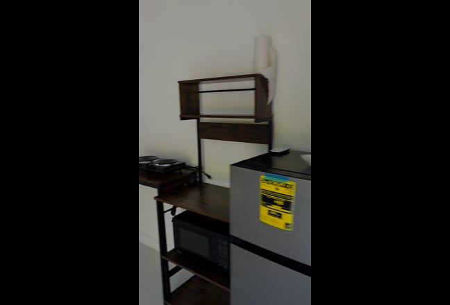 Overly sized room, with private entrance  Main Photo