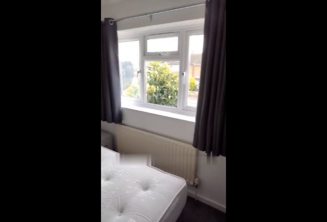 Stop scrolling, Newly Refurbed Spacious Room Main Photo