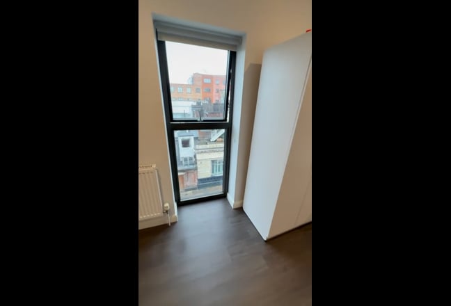 Bright Modern Studio with Juliet Balcony – NW2 Main Photo