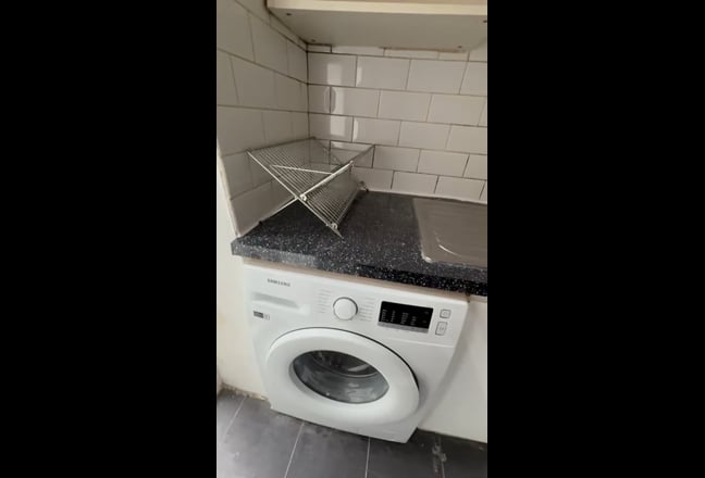 Studio with garden on quiet NW10 street Main Photo