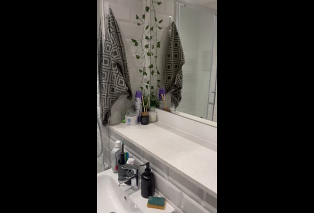 Looking for someone to take over my room  Main Photo