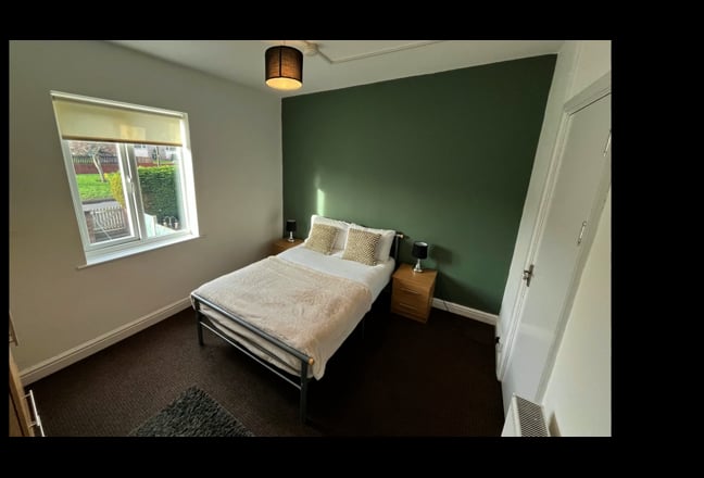 Furnished Room on Field Drive, Shirebrook Main Photo