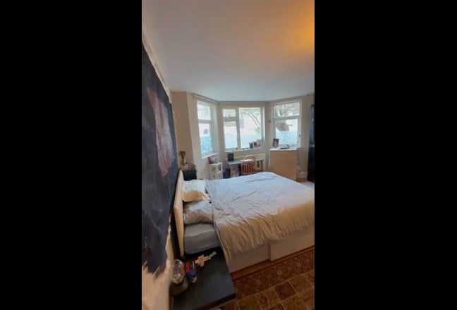 2-Bedroom House with Garden in Golders Green Main Photo