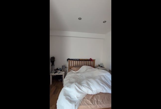 Looking for a flatmate  Main Photo