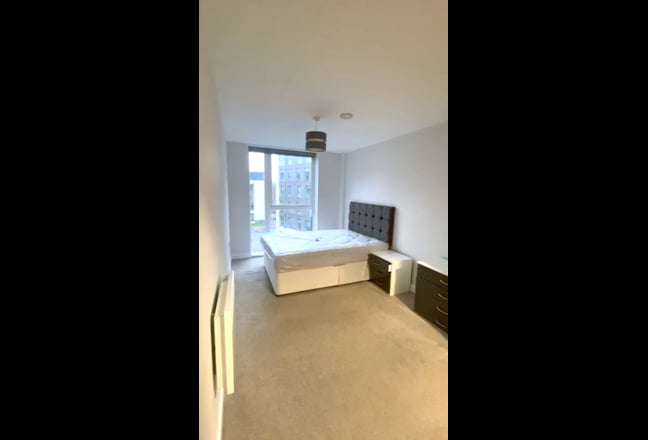 Double Ensuite and Double in 3-bedroom flat Main Photo