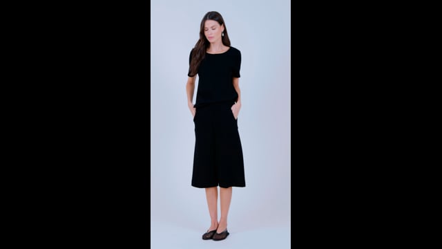 Calça Cropped em Boucle Preto Marisa