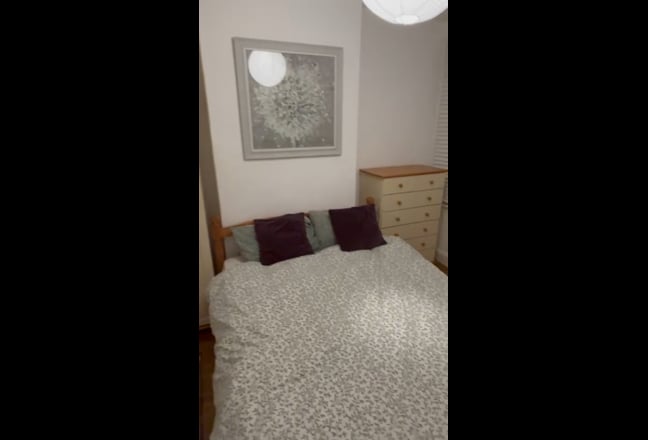 2 rooms to a family  Main Photo