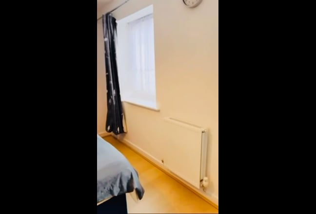 1 double room top floor  Main Photo