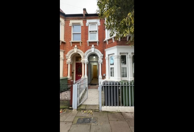 2 bed garden flat Norfolk Hse Road Streatham Hill Main Photo