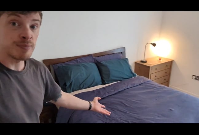 Bills included! King, own bathroom, cleaner Main Photo