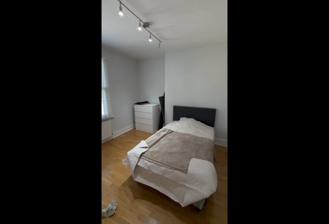 Bright, Spacious, Refurbished Room in Hammersmith Main Photo