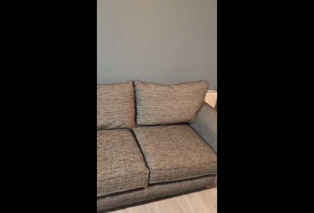 Modern 1 Bed Bungalow with Veranda & Large garden Main Photo