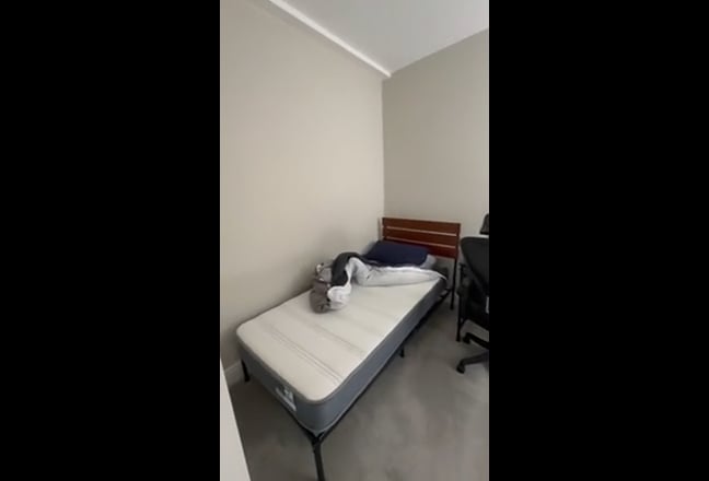 Waterloo flat needs a new flatmate Main Photo