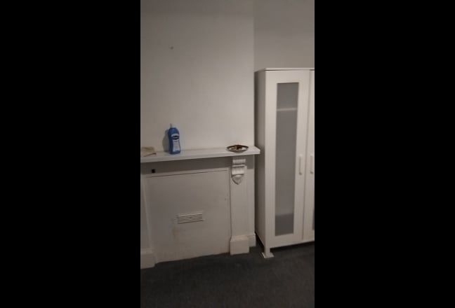 Room for rent Main Photo