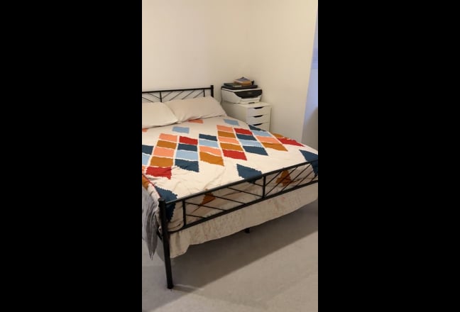Spacious double room with en-suite available Main Photo