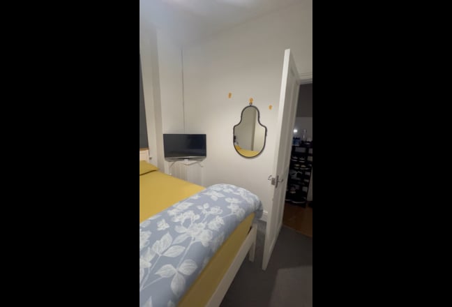 Room for rent  available 13th December 2025 Main Photo