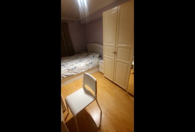 Spacious Bright Double + Desk. Canary Wharf ✨ Main Photo