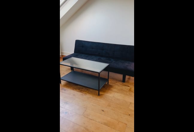 Large studio (en-suite) with shared kitchen Main Photo