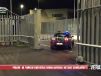 Pesaro - La Finanza sequestra 110mila articoli natalizi contraffatti