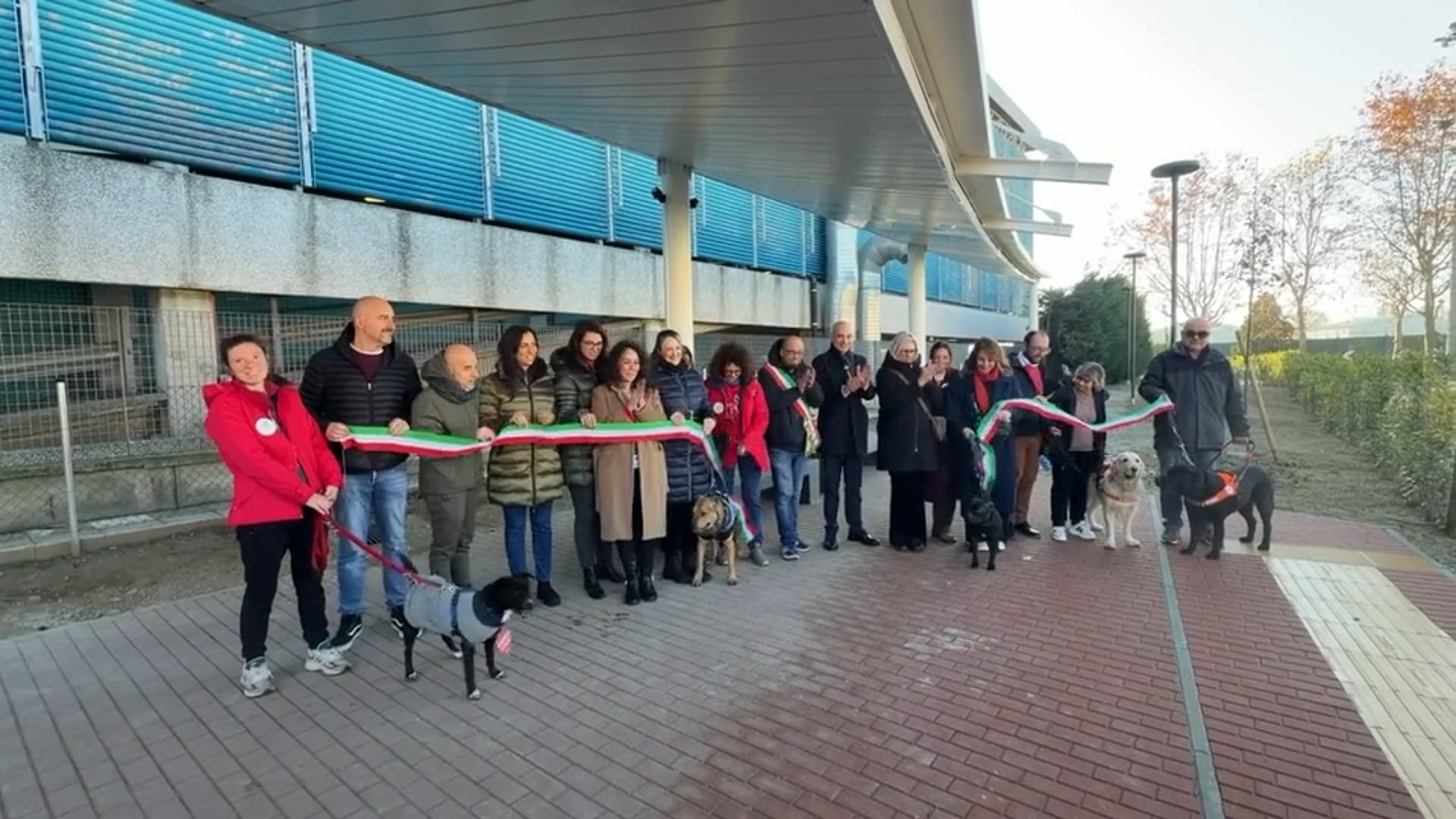 Uno spazio verde, sicuro e accessibile: all’Aeroporto Marconi c’è la nuova ‘Area pet’