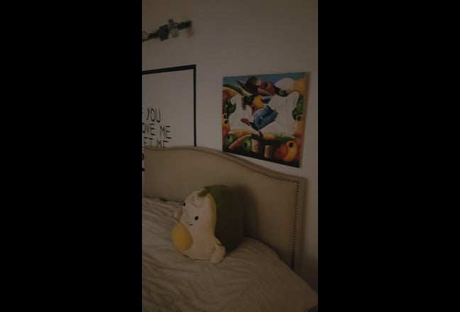Beautiful room with large windows  Main Photo