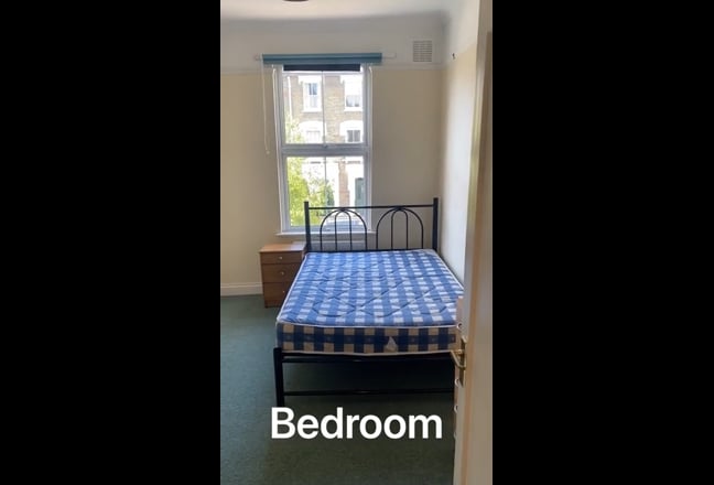 Double Room in Mixed Prof Houseshare Main Photo