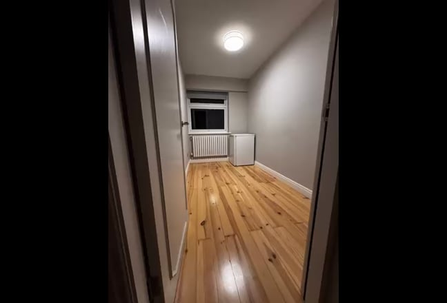 Unique opportunity in a prime area and house  Main Photo