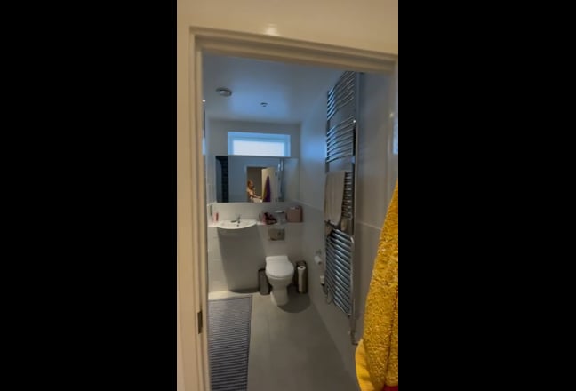 Bright modern room in Willesden Green Main Photo