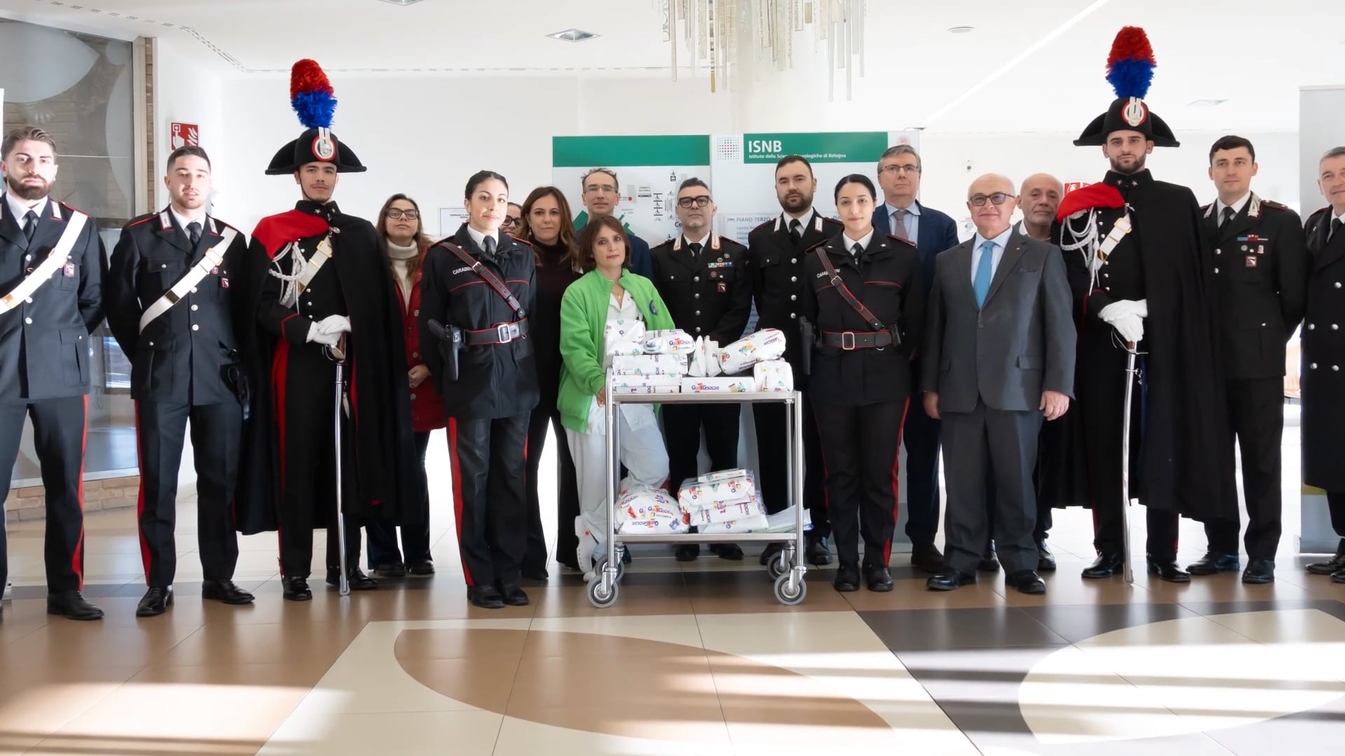 A Bologna i carabinieri portano doni ai bimbi ricoverati in ospedale