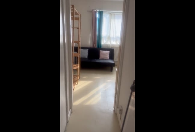 Furnished Double Room to Rent Main Photo