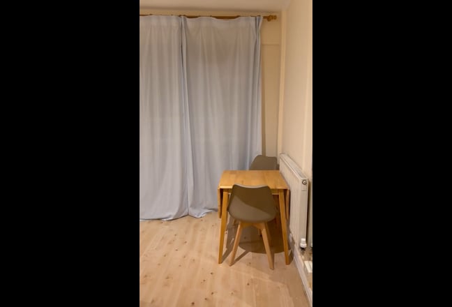 Prime Location Studio – Earl’s Court Main Photo