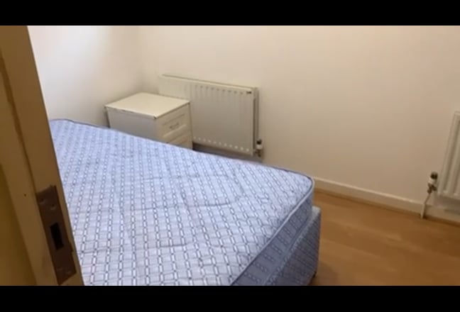 Zone 2 - Double bedroom, Poplar E14 Main Photo