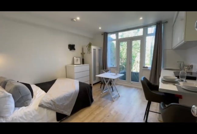 Bright, Studio Flat in Brighton, Private Garden Main Photo