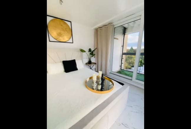 Room with balcony available with amazing views Main Photo