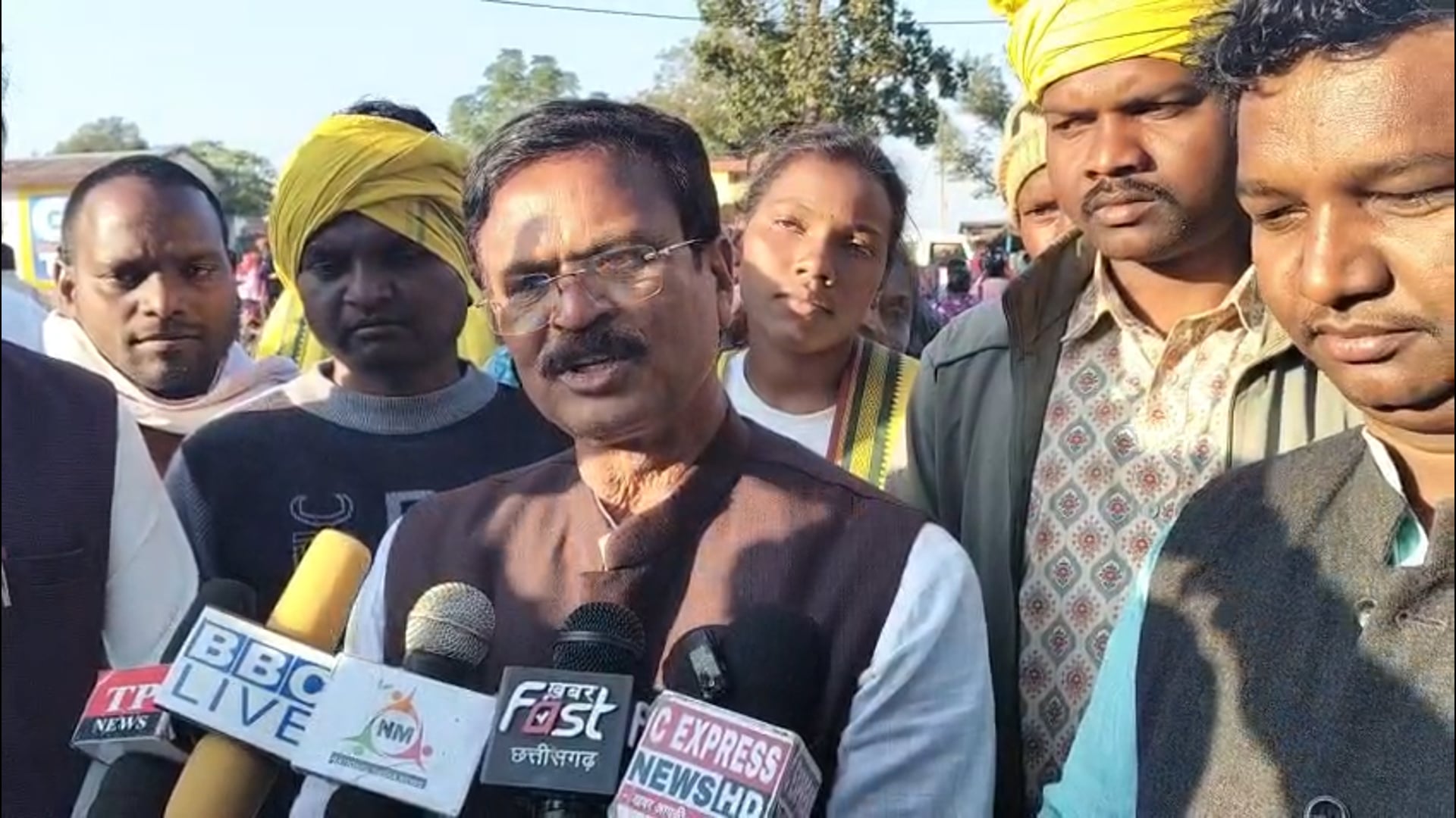 विधायक शकुंतला सिंह पोर्ते के जाति प्रमाण पत्र को लेकर आदिवासी समुदाय उग्र,