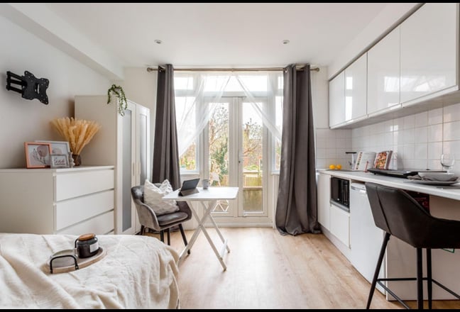 Bright, Studio Flat in Brighton, Private Garden Main Photo