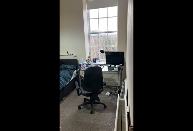 Room on 149 Great Western Road - Short Term Main Photo